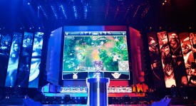 S15总决赛BLG Bin剑姬制胜，剑走偏锋夺赛点